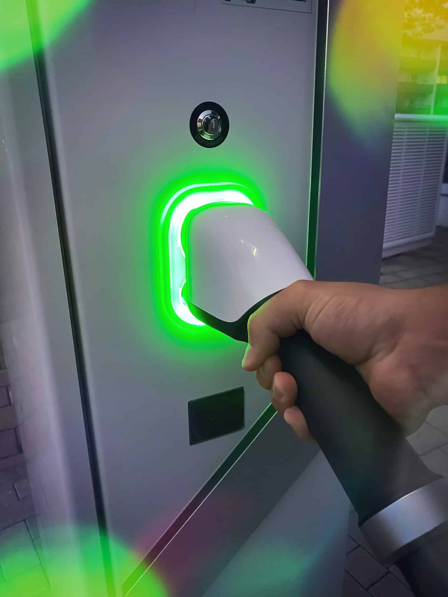 Charging an electric vehicle as part of the CSR approach