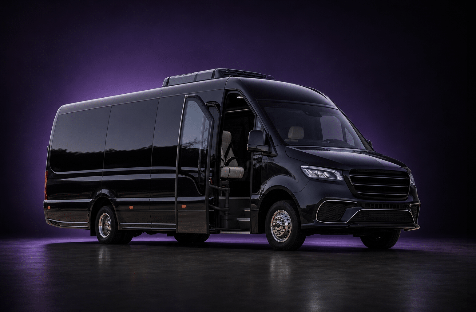 Minibus de groupe avec chauffeur propos&eacute; par Ultravalet pour les transferts collectifs